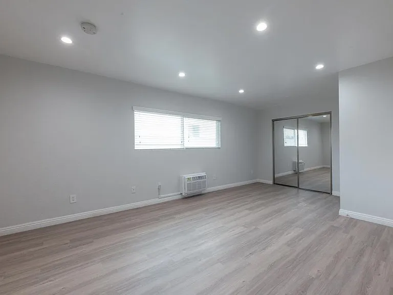 14417 Tiara St #103 — Photo 10
