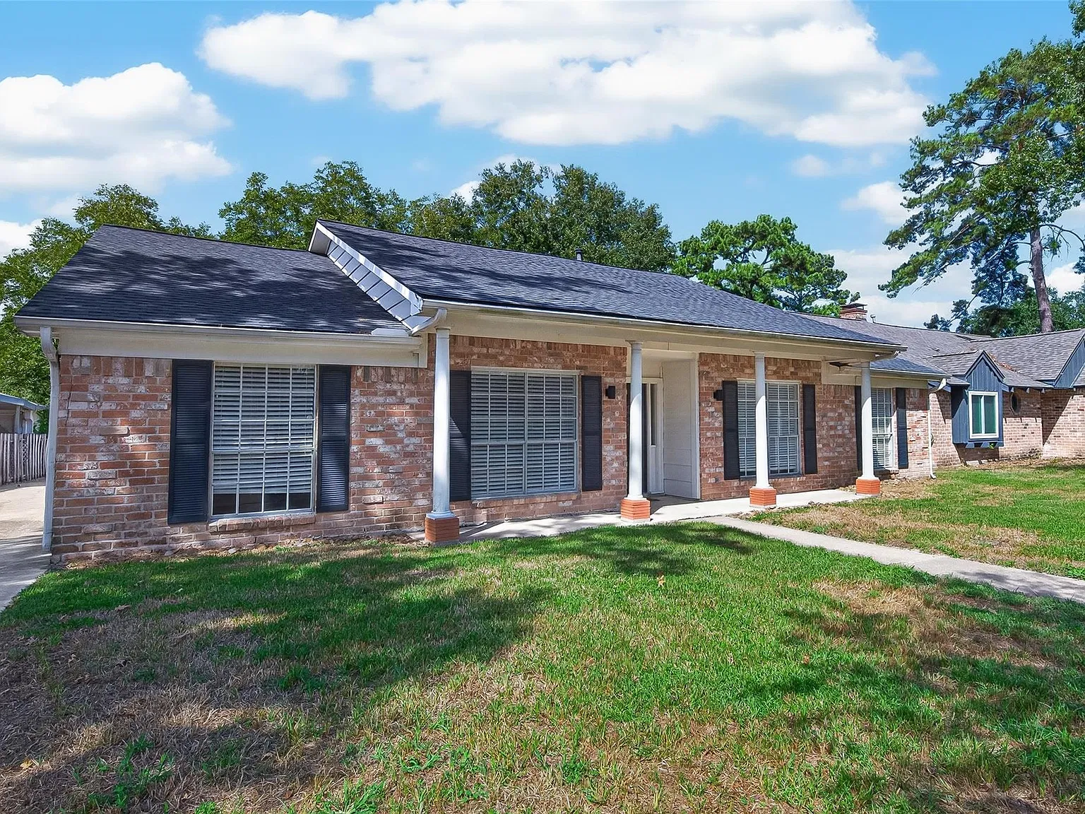 4 bed, 2.0 bath, 2223 sqft, $2,375 — Photo 3