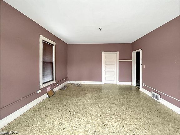 4th image of 830 Main St