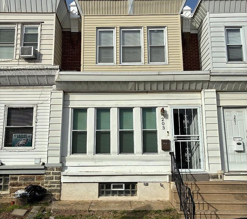 1st image of 203 W Champlost Ave