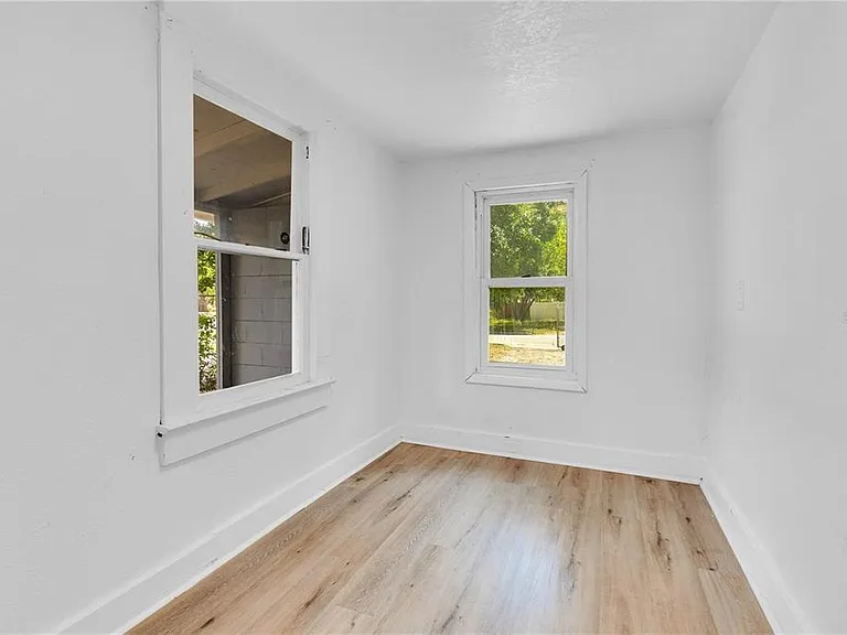 1029 Colyer St — Photo 21