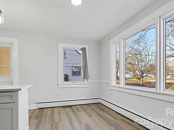 4th image of 225 Valley View Pl