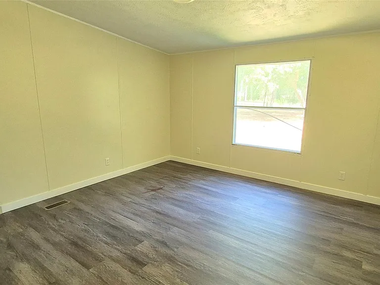24321 Cherry Hill Dr — Photo 13