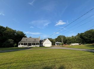 924 Walnut Plain Rd, Rochester, MA 02770
