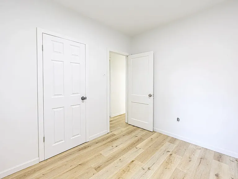 1922 Kenneth Ave — Photo 13