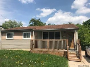 414 Maxwell Rd, Pontiac, MI 48342