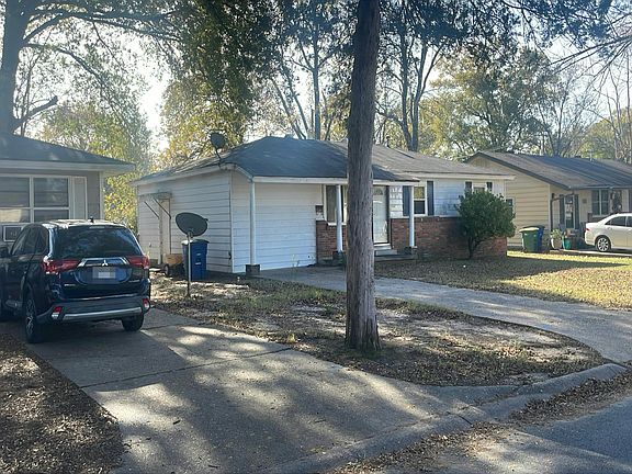 2nd image of 1004 Healy St