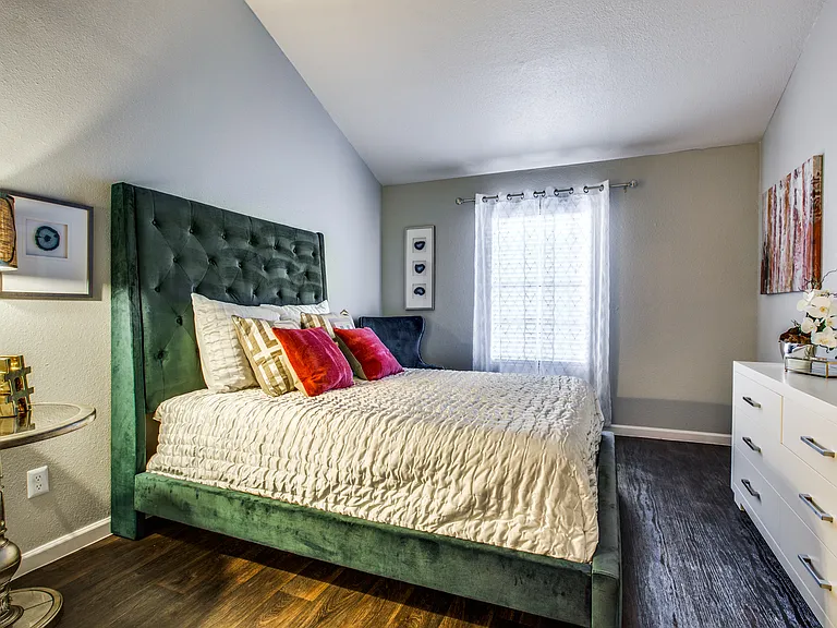Maxwell Apartments — Photo 5
