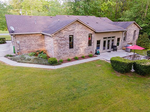 4th image of 721 Country Estates Dr