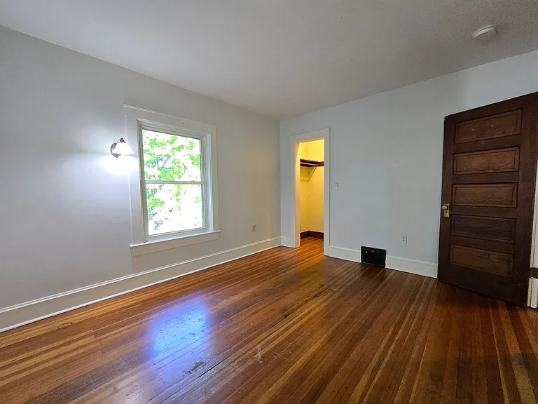 610 N McLean St — Photo 21