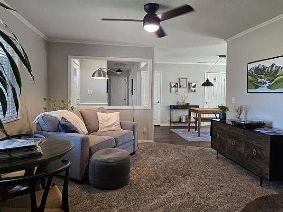 4th image of 2692 Sierra Vista Way