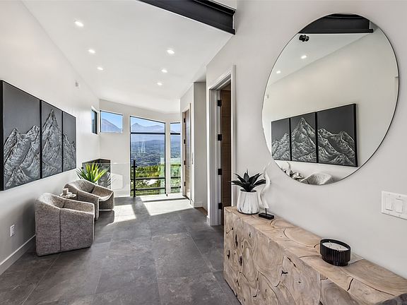 4th image of 680 Lakeview Circle