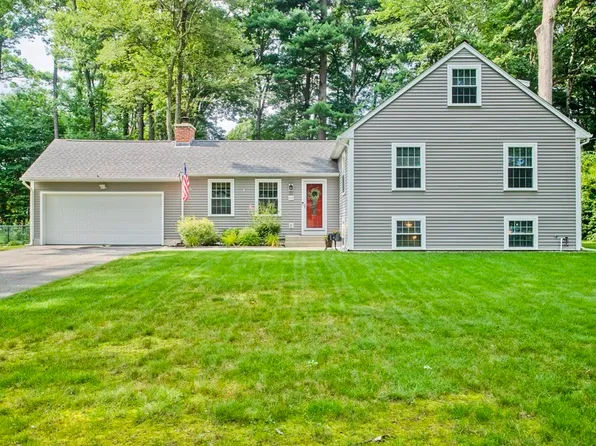 68 N Circle Dr, East Longmeadow, MA 01028