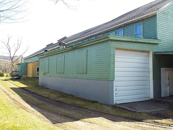 4th image of 262 River Road
