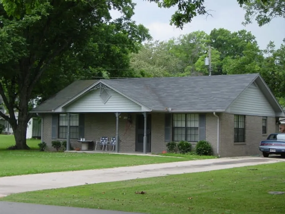 104 W Main St #543