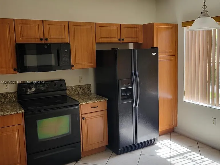 2578 SW 82nd Ave #101 — Photo 2