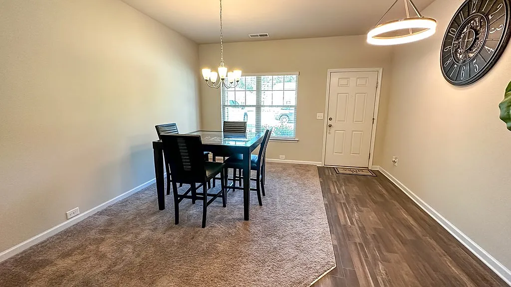 4 bed, 2080 sqft, $2,400 — Photo 4