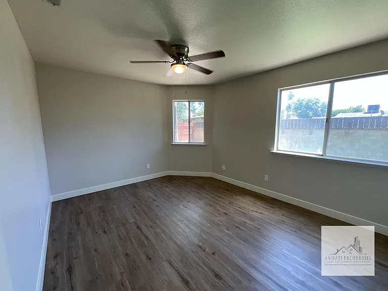 7016 N Thorne Ave — Photo 11