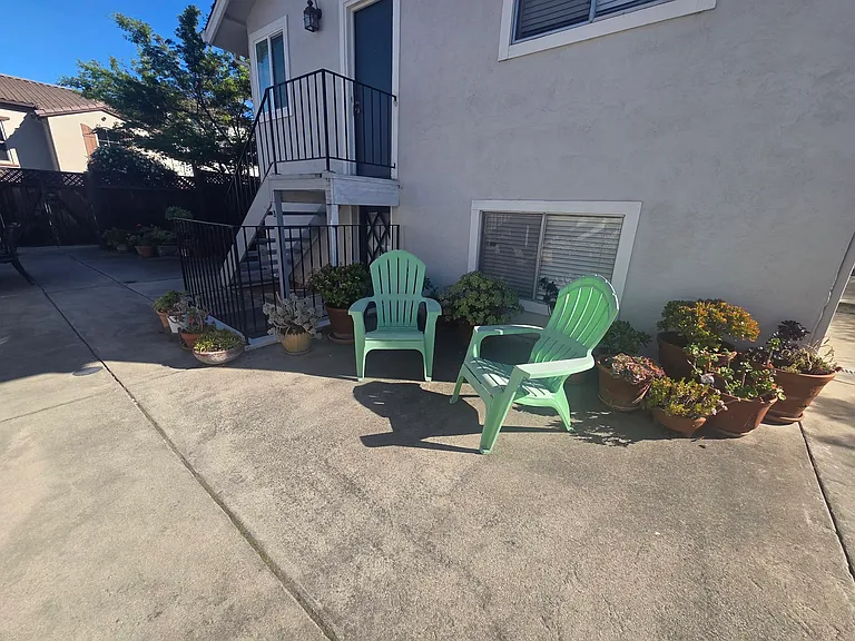 3851 Vineyard Ave #D — Photo 10