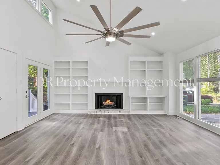 821 Castaways Trl — Photo 5