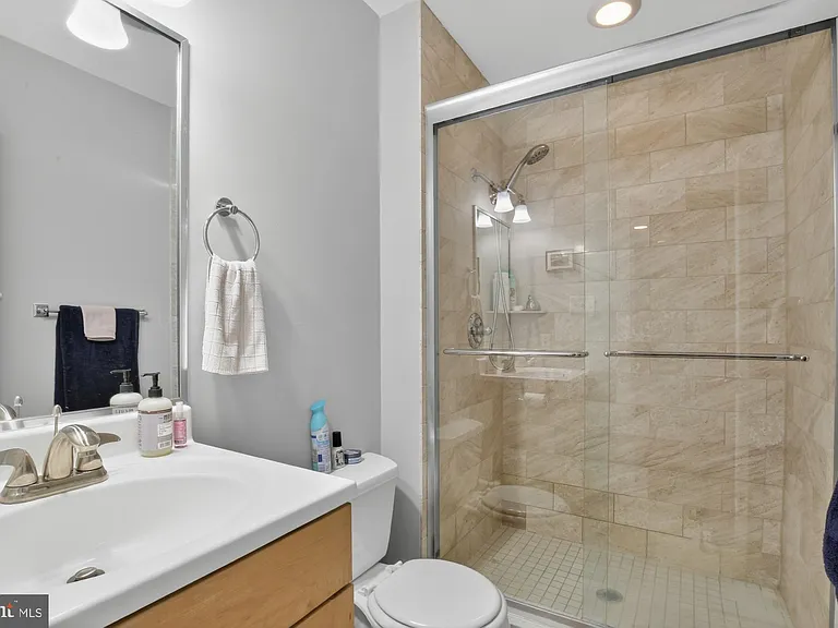 1712 Green St #4 — Photo 16