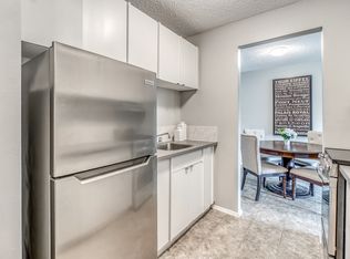 606 58th Ave SW, Calgary, AB T2V 0H7