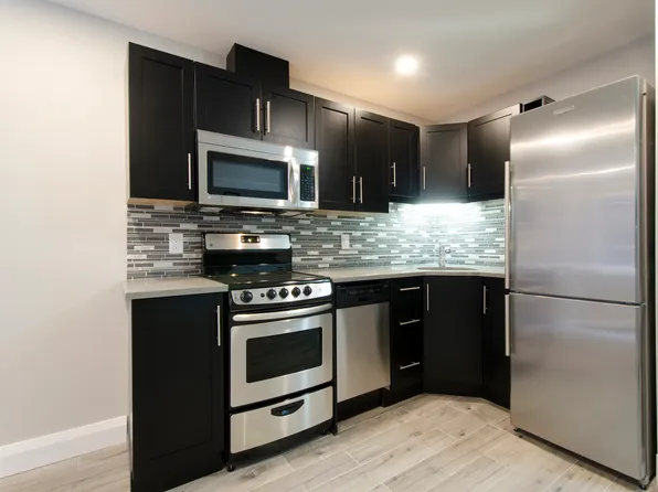 350 Clemow Ave #103, Ottawa, ON K1S 2B9