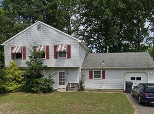 26 Standish Dr, Howell, NJ 07731