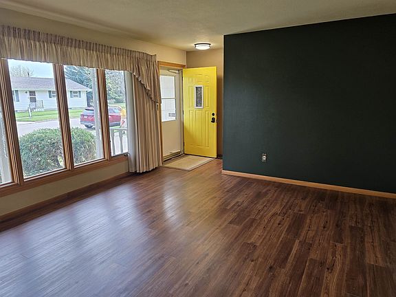 5th image of 2110 7th Ave NW