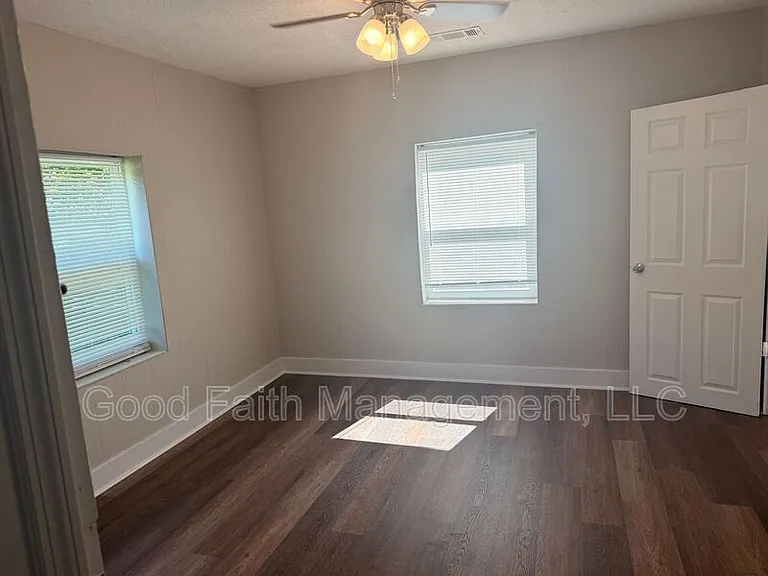 2247 Sullivan Rd — Photo 12