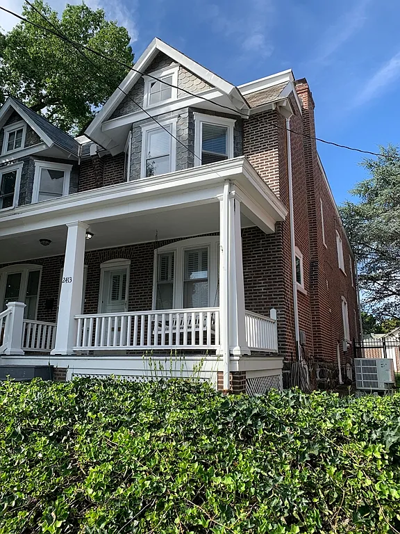3 bed, 1.5 bath, 1725 sqft, $2,775 — Photo 1