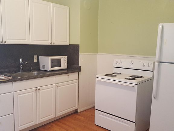 3rd image of 1341-1343 Beaconsfield Ave