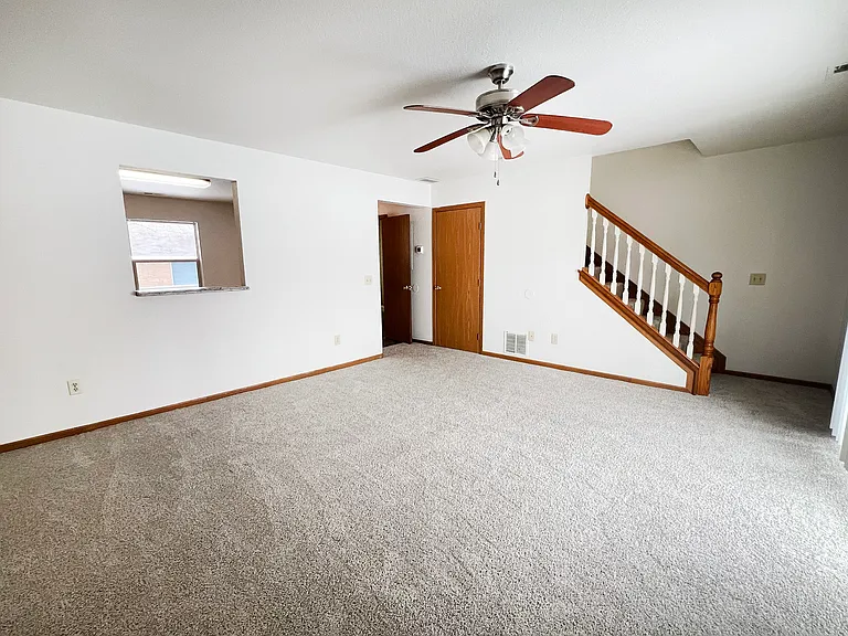 2550 N Limestone St — Photo 37