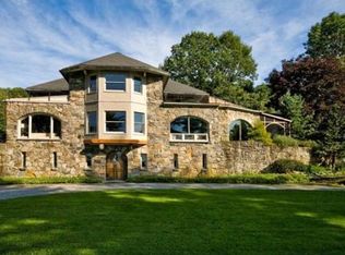 19 Ice Glen Rd, Stockbridge, MA 01262