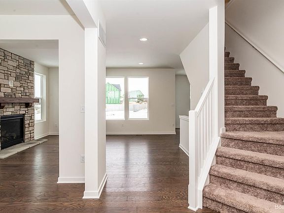 4th image of 564 Lincolnshire Dr #7