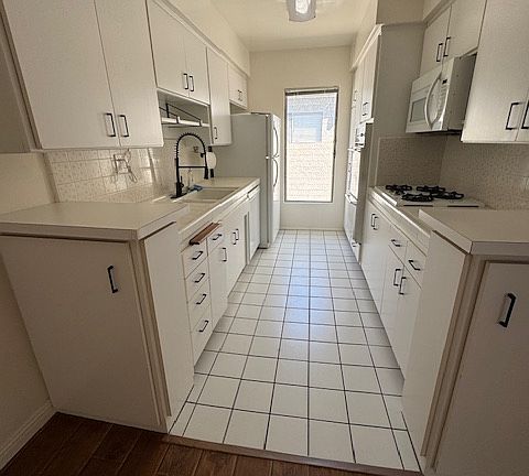 5th image of 3439 Mentone Ave APT 5