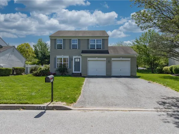 4743 Janet Ln, Bethlehem, PA 18017