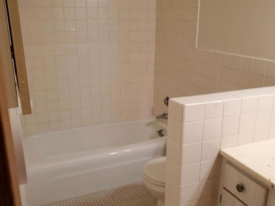 1st image of 1491 Portland Ave APT 202