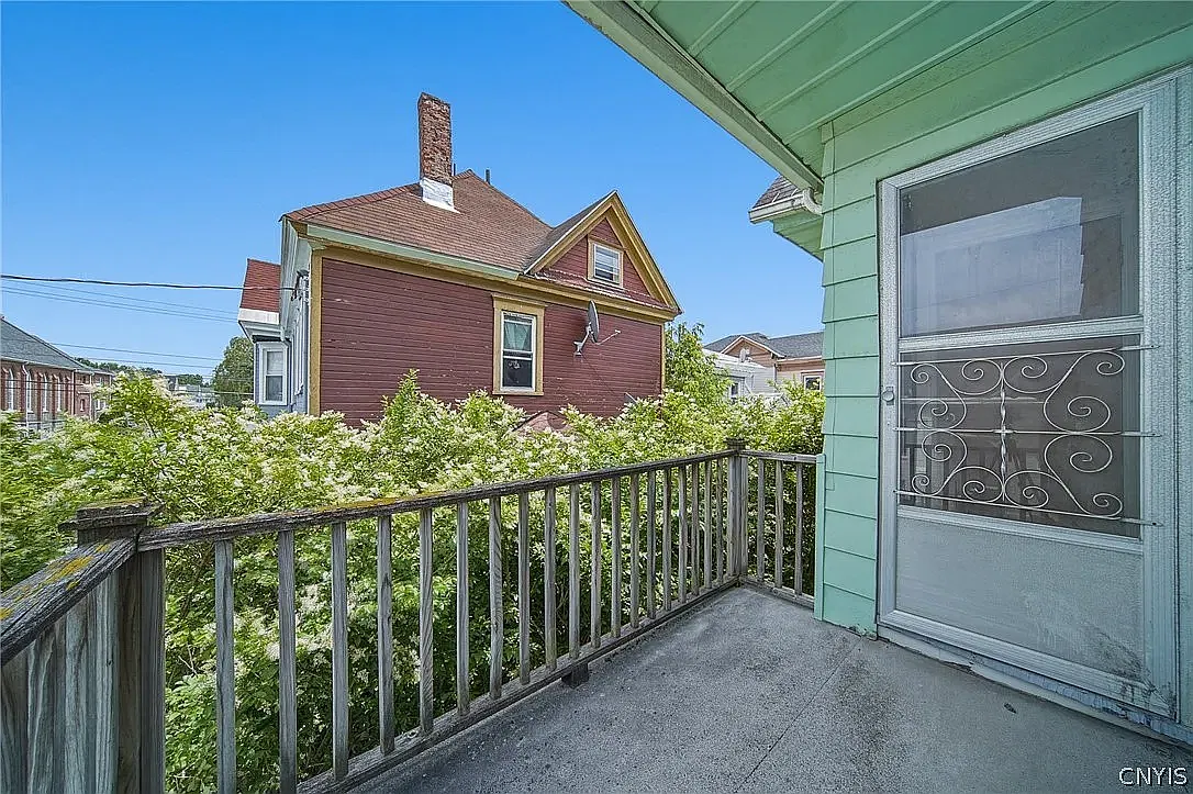 4 bed, 1700 sqft, $1,850 — Photo 3