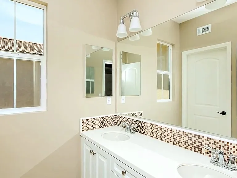2680 E Santa Fe Rd — Photo 28