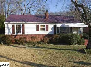 9 Camelot Ln, Greenville, SC 29611