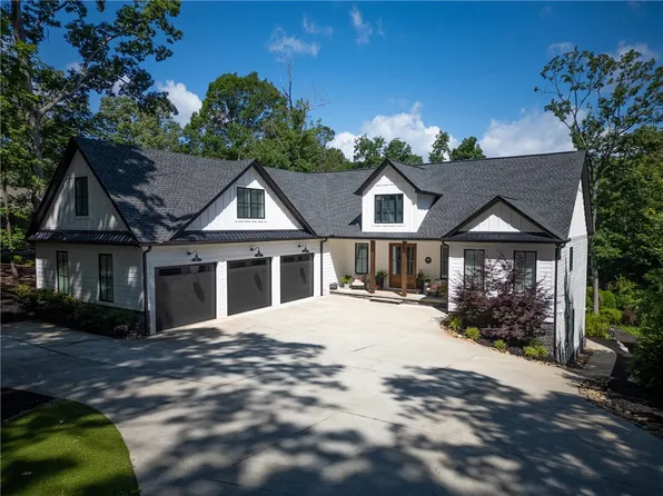 417 Woodridge Dr, Seneca, SC 29672