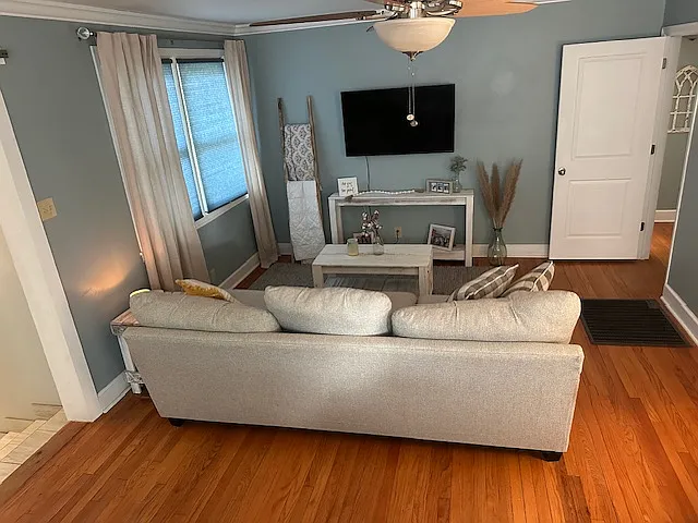 2 bed, 1066 sqft, $1,750 — Photo 3
