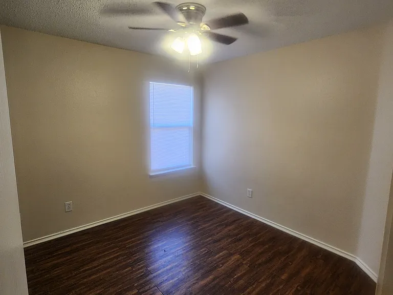 1625 Princess Ln — Photo 10
