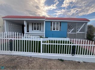 B13 Calle Acerina Urb La Ml, Isabela, PR 00662