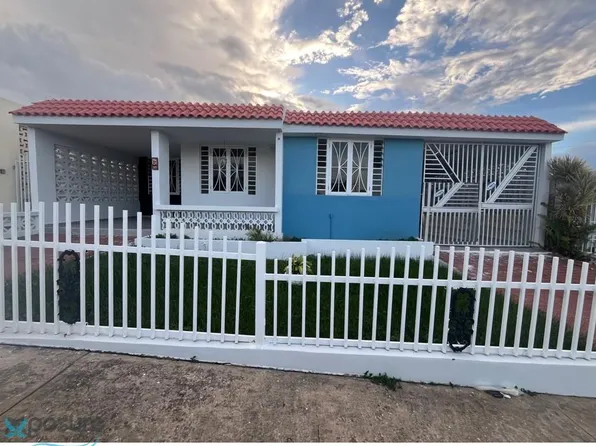 B13 Calle Acerina Urb La Ml, Isabela, PR 00662