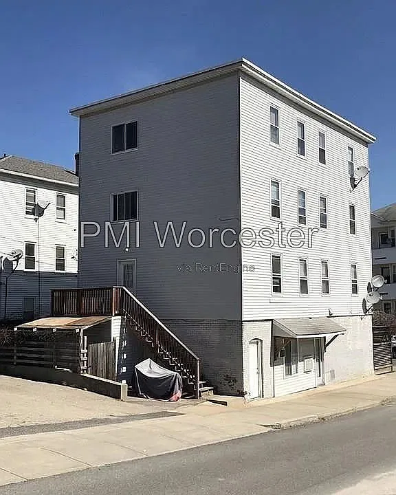 174 Ingleside Ave #2