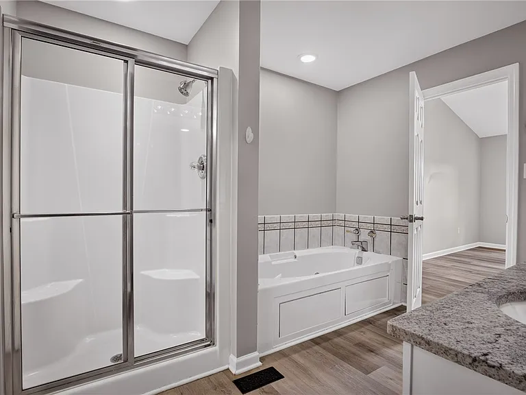 9704 Sundance Dr — Photo 18