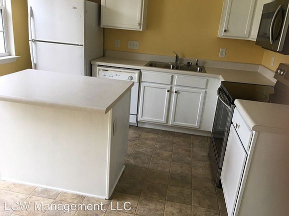 4th image of 486 Saratoga Ct