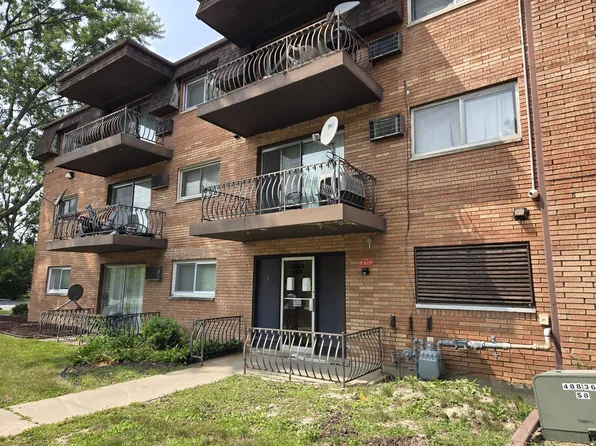 2340 186th St APT 10, Lansing, IL 60438